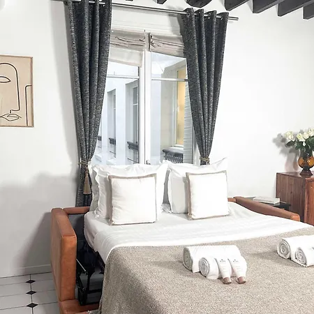 Modern & Spacious Near Le Marais
