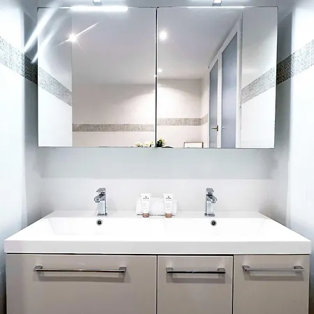 Modern & Spacious Near Le Marais Apartment