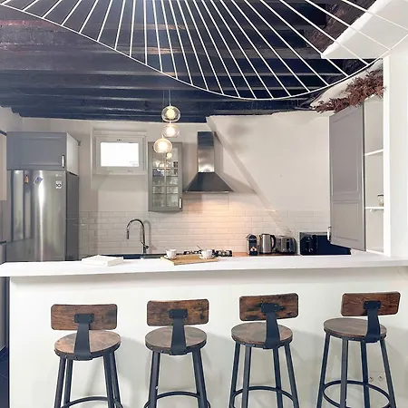 Modern & Spacious Near Le Marais Apartman